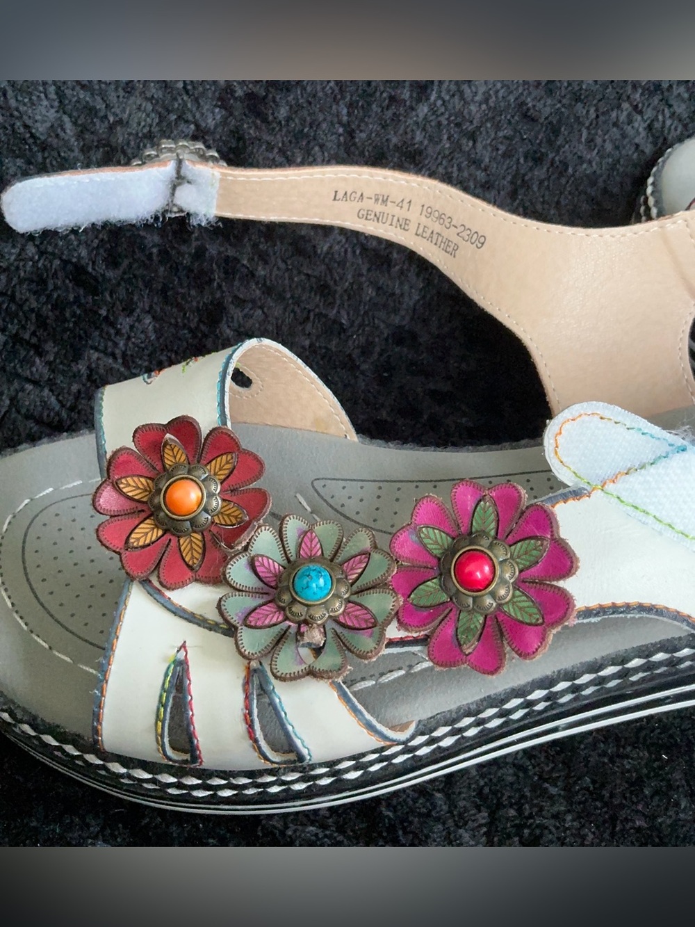 Women's White & Tan Floral Platform Sandals - Picture 7 of 8
